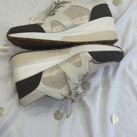 Wonderful shoes - Picture 8 of 9